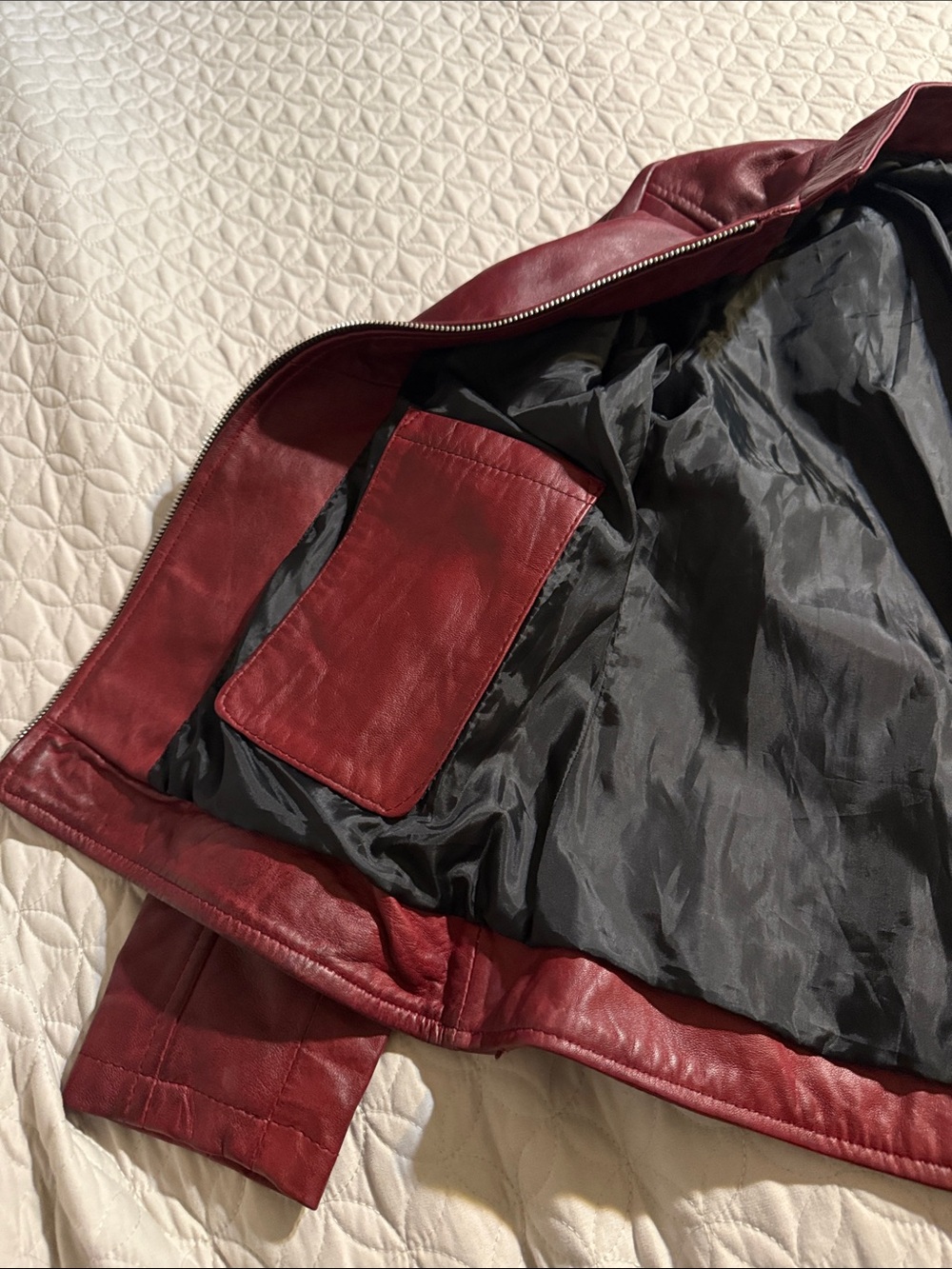 Red leather jacket - Picture 3 of 4